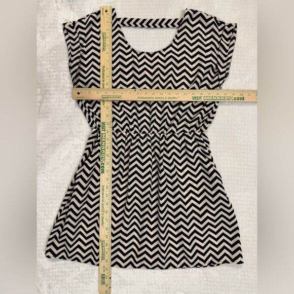 Candie’s Woman’s Cut Out‎ Back Chevron Sheath Dress Size Large with Pockets! - Picture 7 of 12
